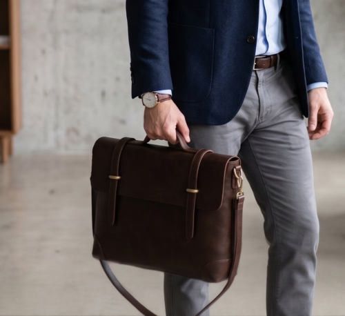 Classic Messenger Bag with Organiser Compartments | Daylife Leather